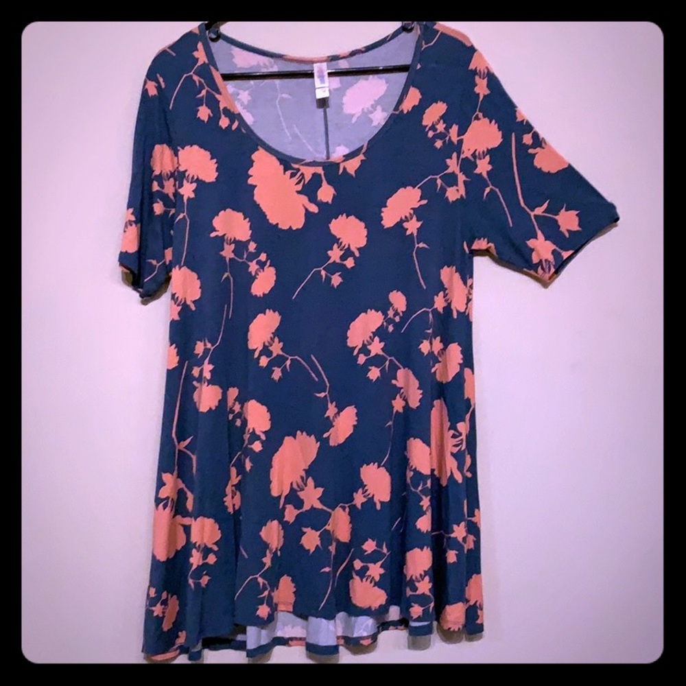 Lularoe top